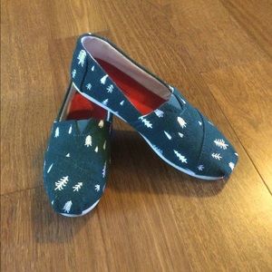 Toms Green Felt Tree Alpargatas Slip On Shoes